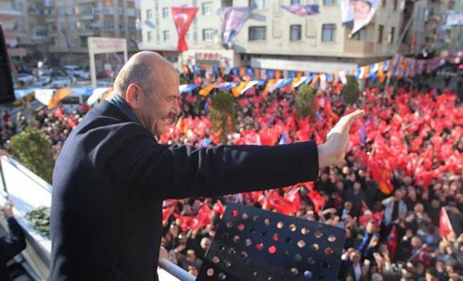 Soylu: PKK'ya bomba taşıyan adamın belediye meclis üyeliğinde ne işi var