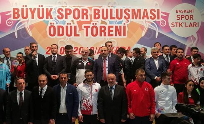 Büyük Spor Buluşması Spor Ödülleri sahiplerini buldu