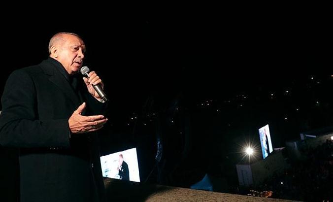 Erdoğan balkon konuşması yaptı: Yarın sabahtan itibaren...