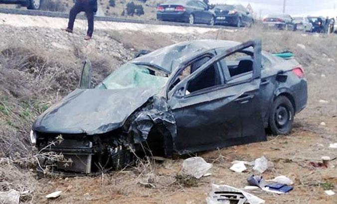 Otomobil şarampole devrildi, 1’i bebek 3 ölü, 2 yaralı