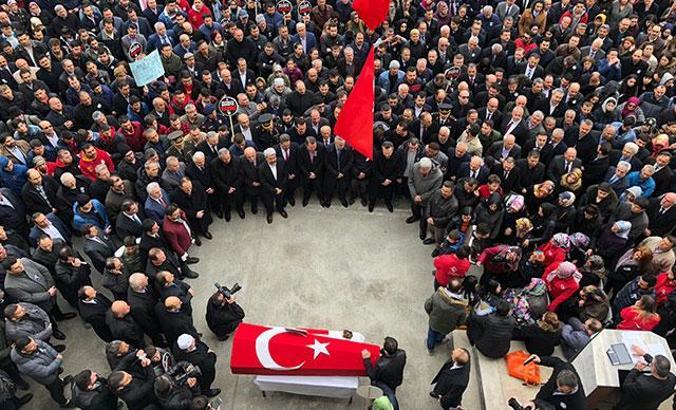 Öğrencisi tarafından öldürülen öğretmen son yolculuğuna uğurlandı