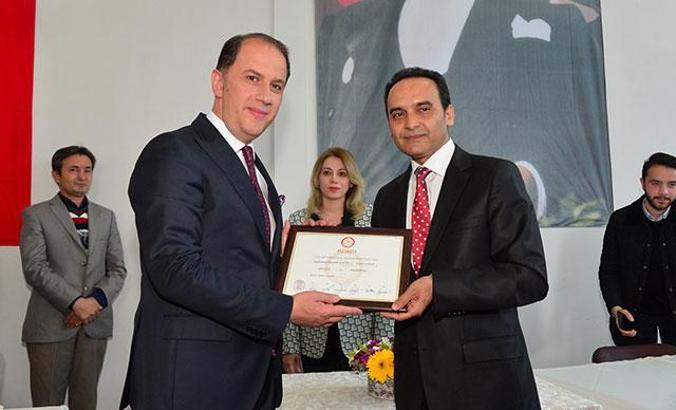 Beylikdüzü Belediye Başkanı Çalık mazbatasını aldı