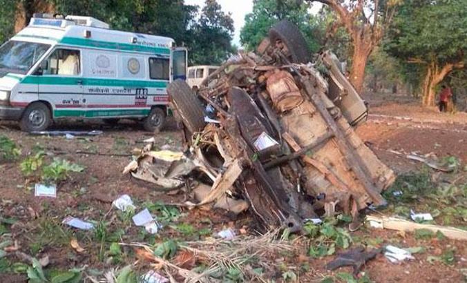Hindistan’da siyasi parti konvoyuna bombalı saldırı: 5 ölü