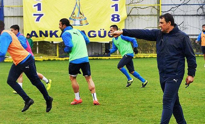 Ankaragücü Teknik direktörü Mustafa Kaplan: Herkesin düştü dediği Ankaragücü yaşıyor
