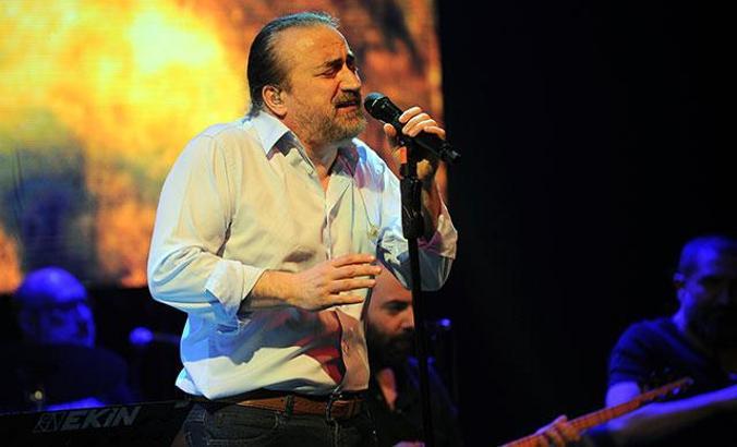 Volkan Konak, Bursa'da sahneye çıktı