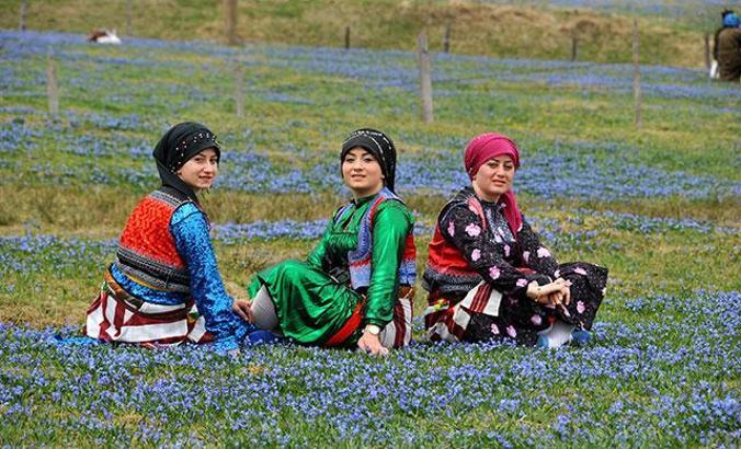 'Mor yayla'ya ziyaretçi akını