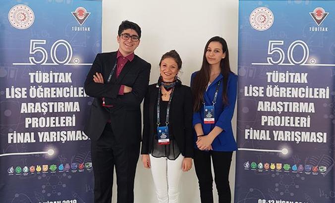 Liseli öğrenciler ‘TÜBİTAK Proje Yarışmasında’ Türkiye 2’ncisi oldu