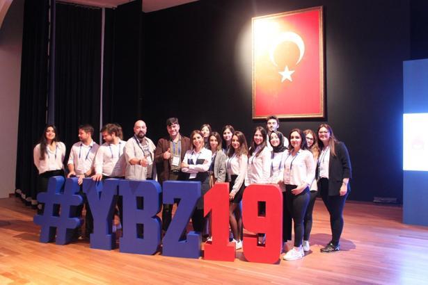 ‘Geleceğin Dünyası’ Yönetim Bilişim Zirvesi’nde tartışıldı