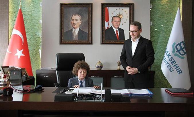 Başkan Kartoğlu, koltuğunu ilkokul öğrencisine devretti