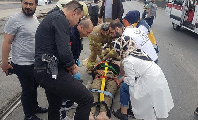 Güngören'de tramvay moto kuryeye çarptı