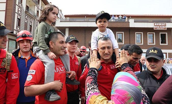 Fındıklı'da ormanlık alanda kaybolan çocuklar bulundu