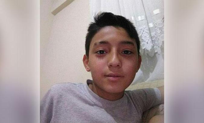 Devrilen traktörün altında kalan çocuk öldü