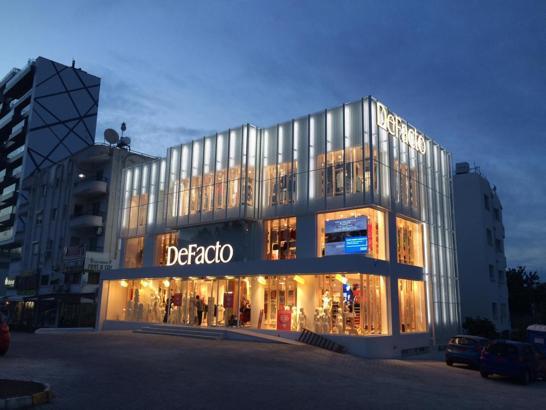 DeFacto Girne’de yeni mağaza açtı
