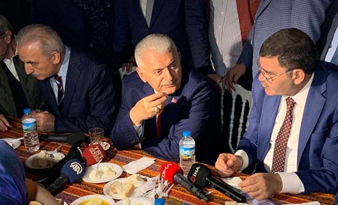 Binali Yıldırım, seçim çalışmalarını Ümraniye ve Maltepe'de sürdürdü