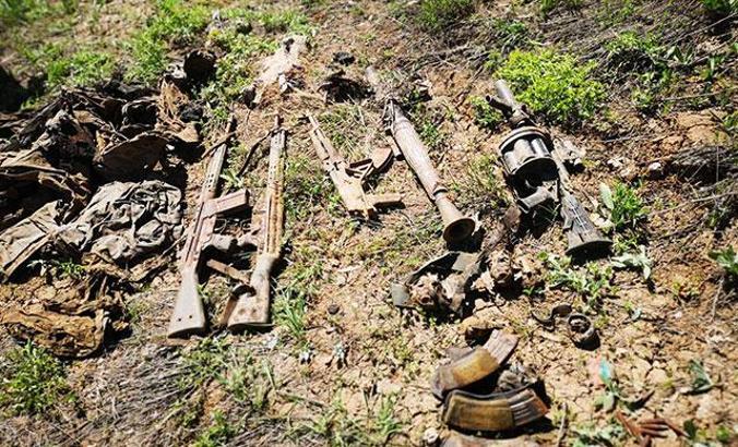 Çukurca'da PKK'nın silah, bomba ve mühimmatı ele geçirildi