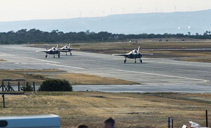İngiltere Hava Kuvvetleri'ne ait F-35 savaş uçakları Kıbrıs’a indi