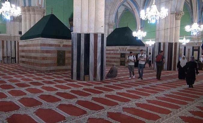 Yılda 631, ayda 57 vakit ezanın yasaklandığı cami Halilurrahman...