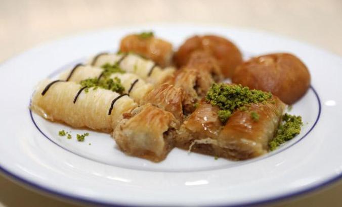 Bayramda tatlı sonrası bir dilim peynir tüketin