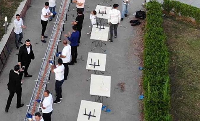 Adanalı kebapçı, oğlunun düğününde 60 metrelik kebap yaptı