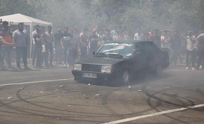 Modifiye araç tutkunları, Gümüşhane'de buluştu