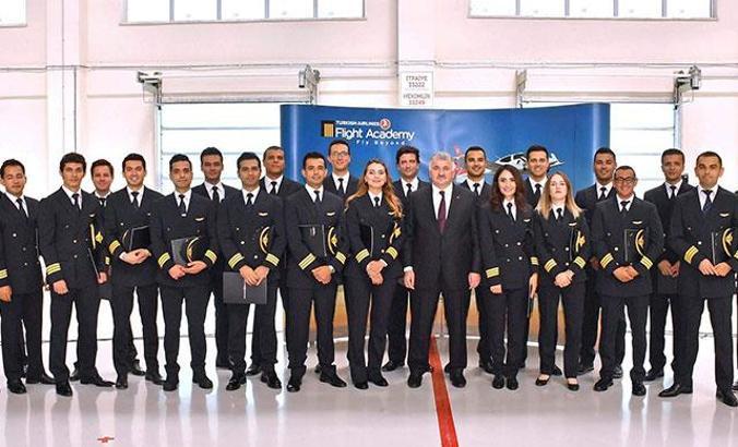THY pilot yetiştirme yaş sınırını 30'a indirdi, birçok kişi yükseltilmesini istiyor
