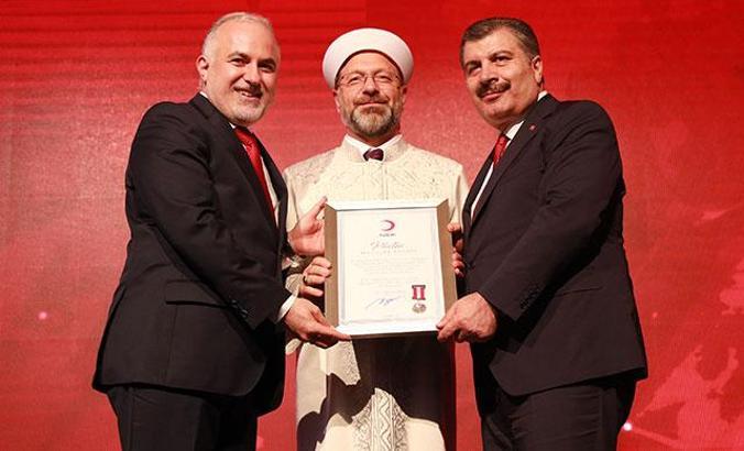 Kızılay'ın kuruluşunun 151. yıl dönümünde bağışçılara madalya verildi