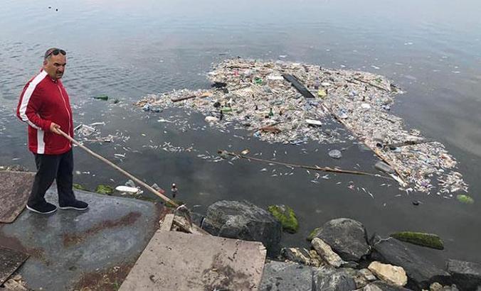 Küçükçekmece Gölü'nde tedirgin eden balık ölümleri