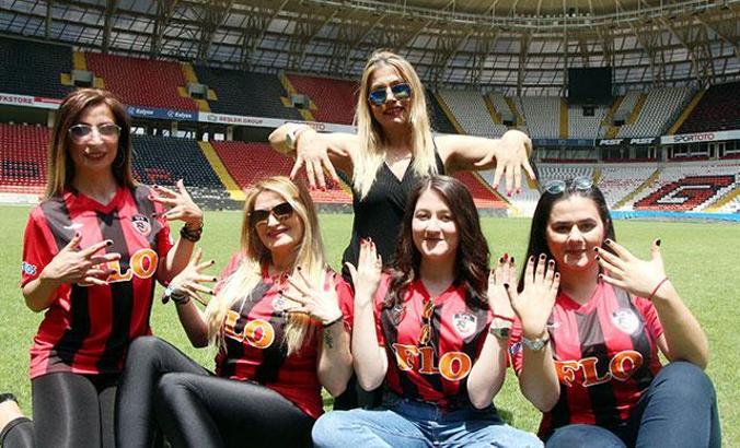 Gaziantepli kadınlar, kötü tezahüratı sonlandırıp, tribünü renklendirecek