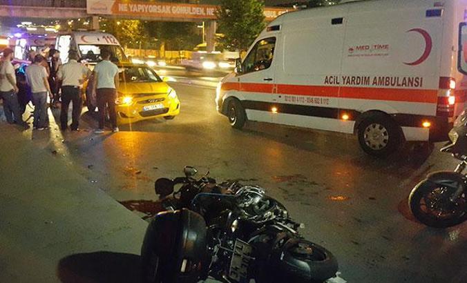 Taksi ile motosiklet çarpıştı: 2 yaralı