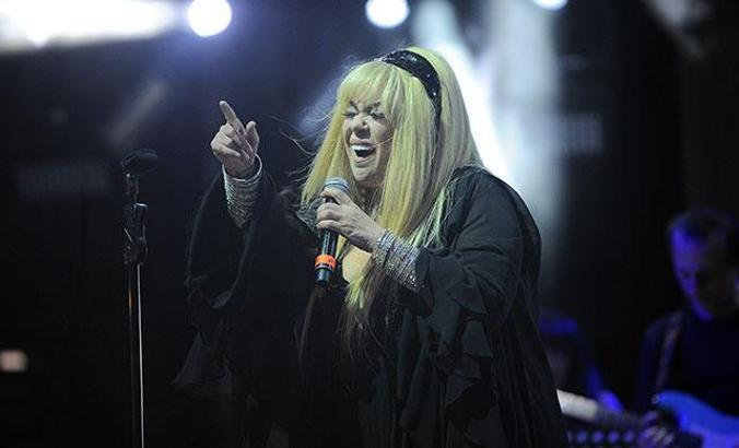 Zerrin Özer: Biliyorlar ki bir tane 'deli Zerrin'leri var