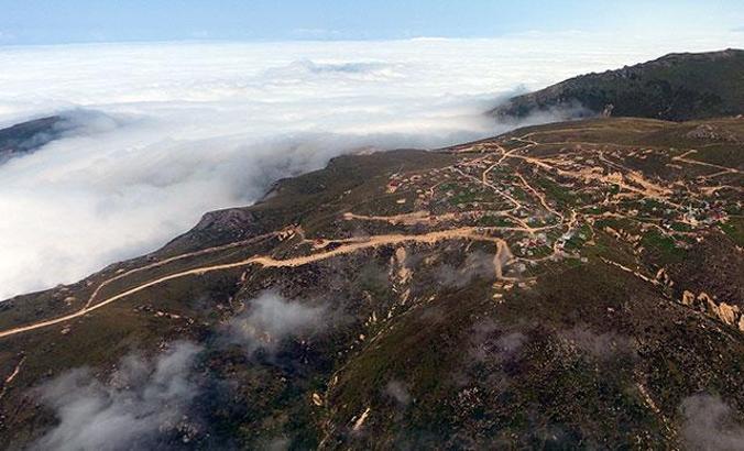 Yılın yarısını bulutların üzerinde geçiriyorlar