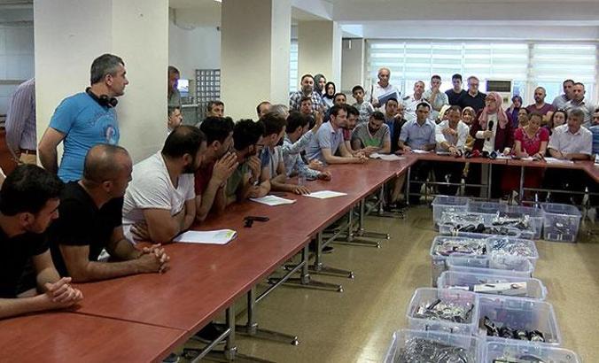 Toplu ulaşım araçlarında unutulan eşyalar satıldı