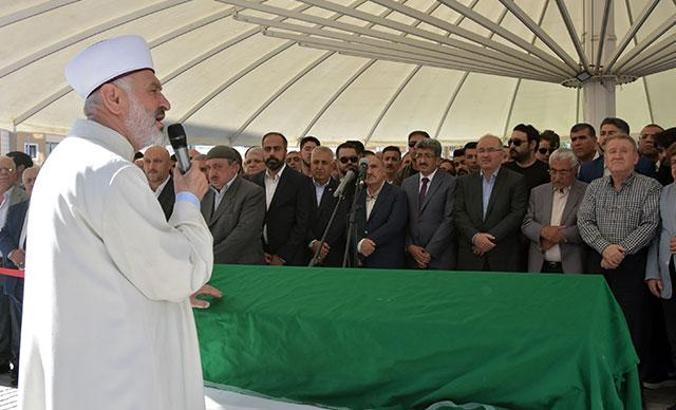 Eski Bakan Hüseyin Çelik'in babası Van'da toprağa verildi