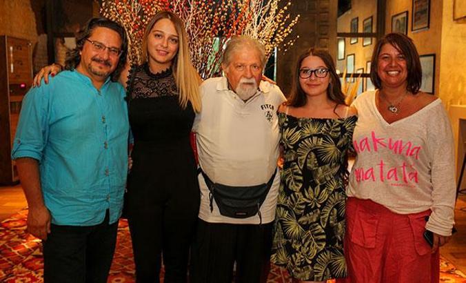 Manço ailesi doğum gününde buluştu