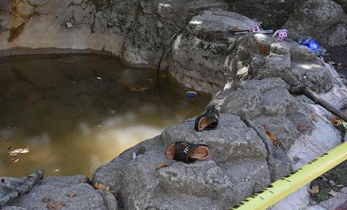 İki çocuk girdikleri süs havuzunda akıma kapıldılar