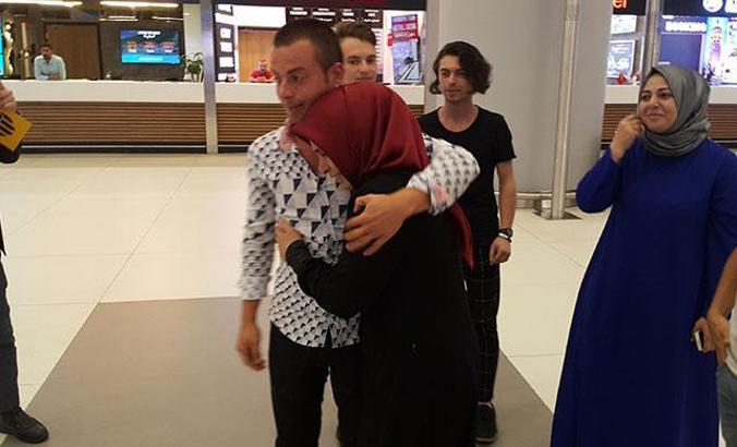 Libya'da alıkonulan 6 Türk denizci İstanbul'da