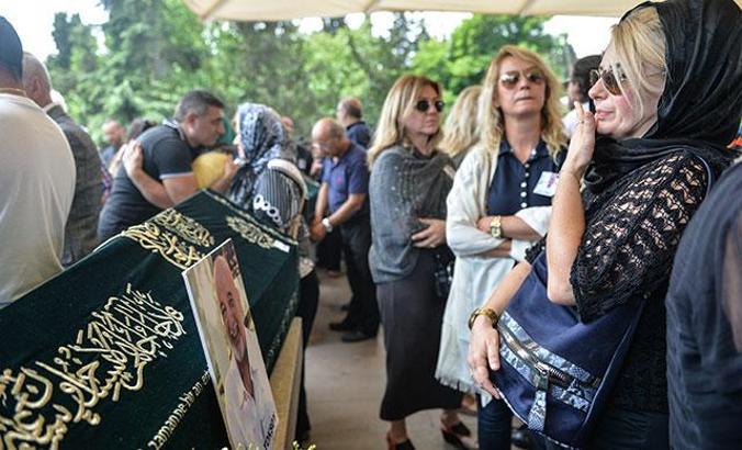 Mavi Işıklar'ın solisti Nejat Toksoy son yolculuğuna uğurlandı