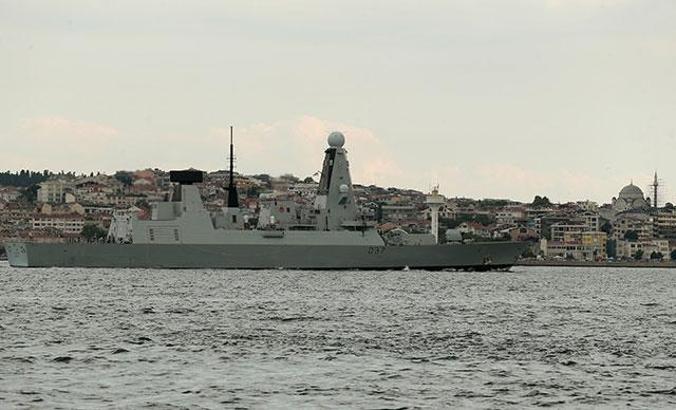 Hürmüz Körfezi'nde görevlendirildiği belirtilen İngiliz savaş gemisi Boğaz'dan geçti
