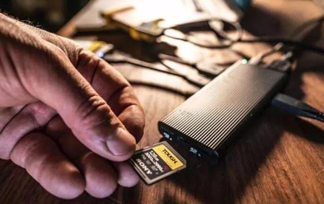 Dünyanın en hızlı SD kart okuyucu satışa çıkıyor