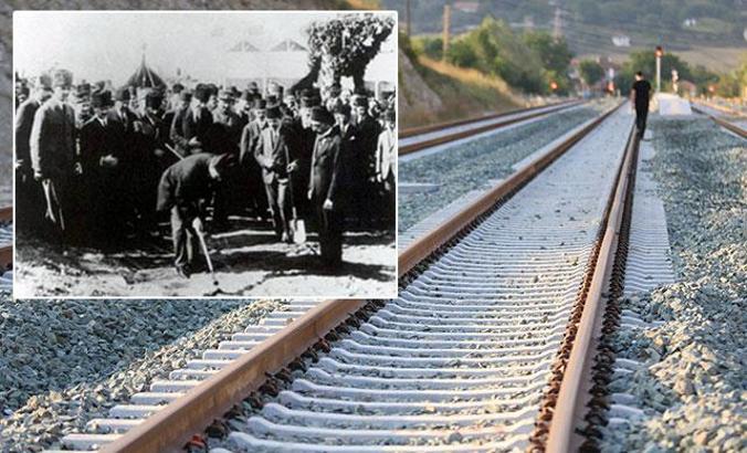 İlk kazmayı Atatürk'ün vurduğu yenilenen demiryolu hattı açılıyor