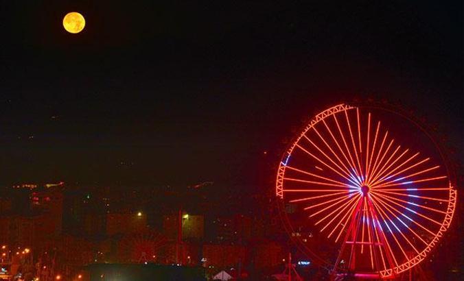 'Antalya'nın Gözü' dönme dolap, ışıl ışıl