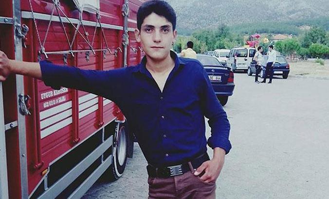 Üzerine yıldırım düşen çoban öldü