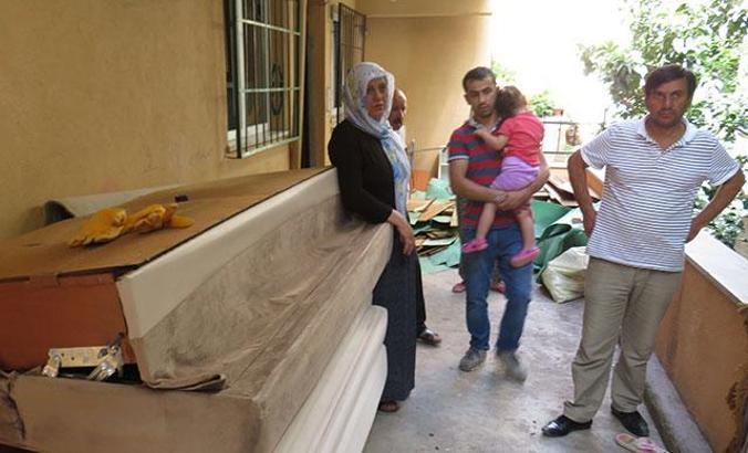 Ümraniye'de İSKİ'nin çalışması sırasında evleri atık su bastı