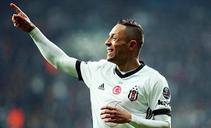 Eski Beşiktaşlı Adriano, Athletico Paranaense'ye transfer oldu