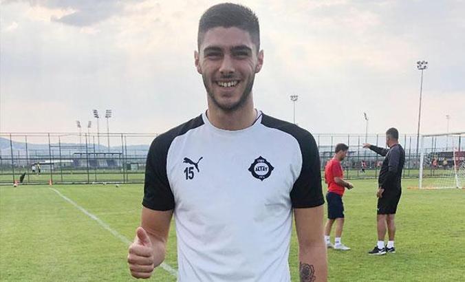 Altay transferde gaza bastı