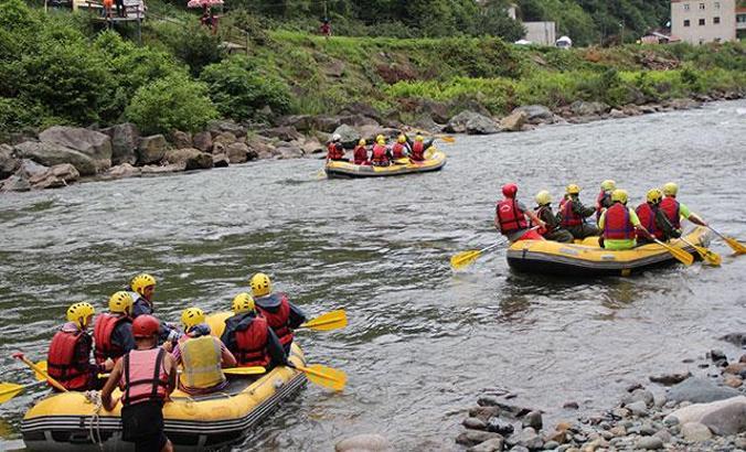 Talep arttı, Fırtına Deresi rafting botlarıyla doldu