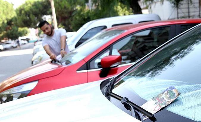 Park halindeki araca kartvizit bırakana ceza