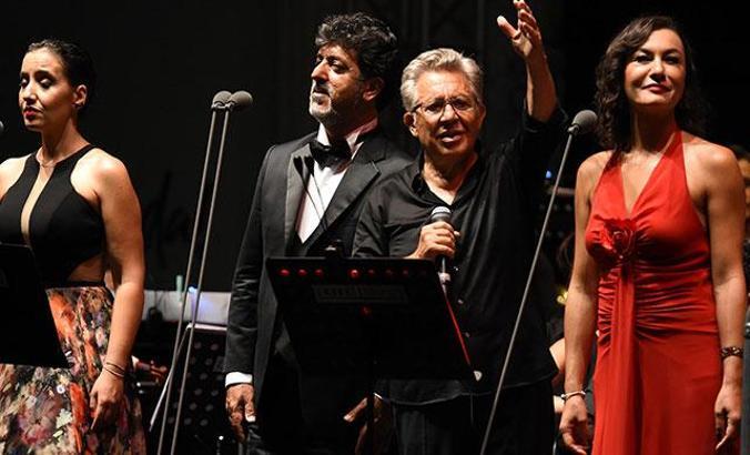 Kuşadası'nda Zülfü Livaneli konseri