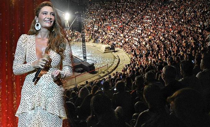 Sıla'dan yaz konserlerine karanfilli başlangıç