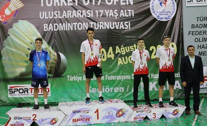 Türkiye badmintonda 5 kategoride şampiyon